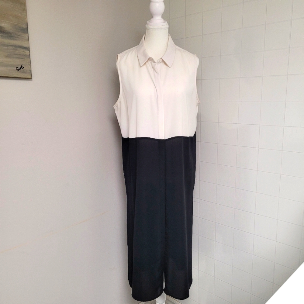 Long Sleeveless Black and White top